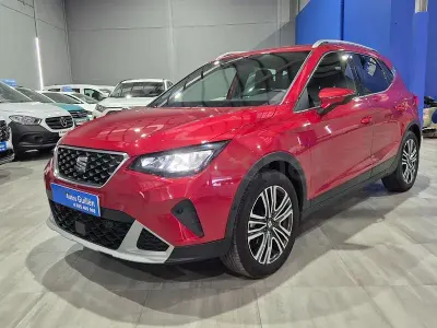 Usado Seat Arona Xperience 115 CV (84 kW) 2025 Granate SUV