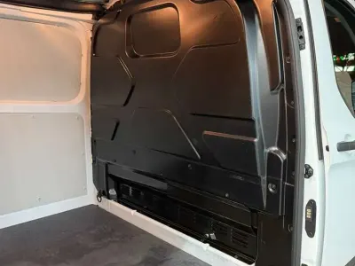 Usado Ford Transit Custom Trend 105 CV (77 kW) 2020 Blanco Van