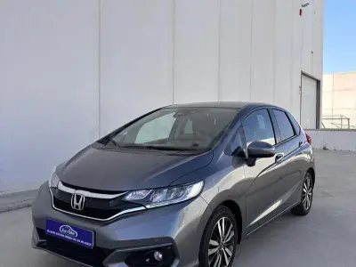 Usado Honda Jazz Elegance 102 CV (75 kW) 2018 Gris / plata Utilitario