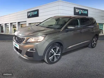 Usado Peugeot 5008 Allure 130 CV (95 kW) 2020 Gris SUV