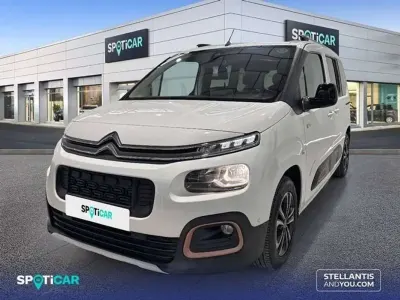 Usado Citroën Berlingo Shine 131 CV (96 kW) 2019 Blanco Monovolumen