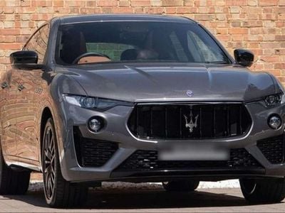 Usado Maserati Levante 579 CV (425 kW) 2021 Gris SUV