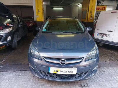 Usado Opel Astra Excellence 110 CV (80 kW) 2016 Gris / plata Familiar