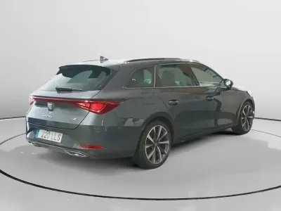 Usado Seat Leon FR 150 CV (110 kW) 2020 Gris Familiar