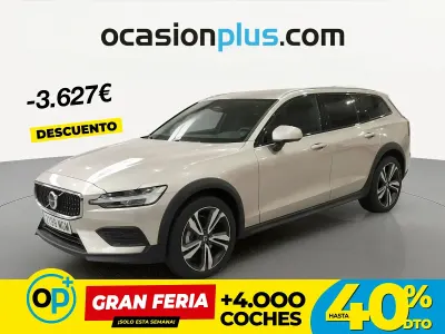 Usado Volvo V60 CC Core 197 CV (144 kW) 2023 Gris Familiar