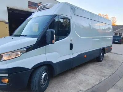 Usado Iveco Daily 170 CV (125 kW) 2018 Blanco Van