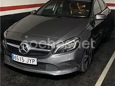 Usado Mercedes A200 Urban 136 CV (100 kW) 2017 Gris / plata Utilitario