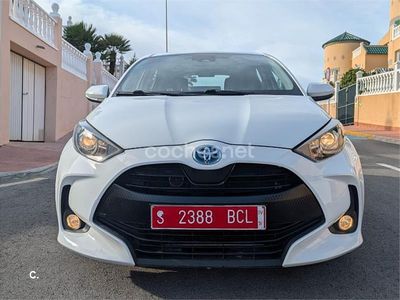 Blanco Usado 2022 Toyota Yaris Hybrid Style Berlina | 16.700 € (Precio justo)
