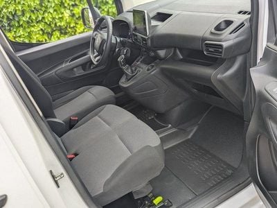 Usado Citroën Berlingo 100 CV (73 kW) 2021 Blanco Monovolumen