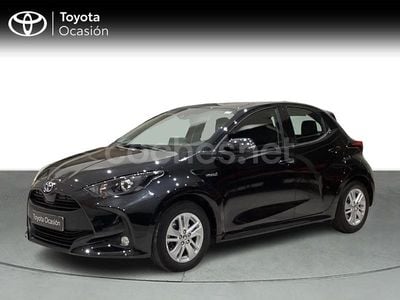Usado Toyota Yaris Hybrid Active 116 CV (85 kW) 2021 Negro Berlina