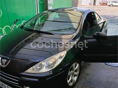 Usado Peugeot 307 CC 110 CV (80 kW) 2006 Negro Descapotable