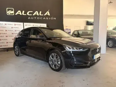 Używany Ford Focus ST-Line X 125 KM (91 kW) 2023 Czarny Sedan/Limuzyna