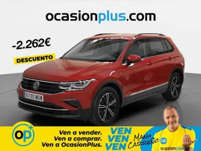 Usado VW Tiguan Life 150 CV (110 kW) 2023 Marrón SUV