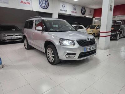Usado Skoda Yeti 170 CV (125 kW) 2015 Plateado SUV