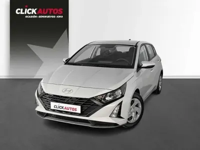 Usado Hyundai i20 79 CV (58 kW) 2024 Gris Utilitario