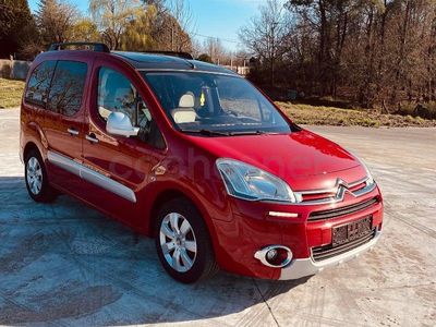 Usado Citroën Berlingo Seduction 114 CV (83 kW) 2014 Rojo Monovolumen