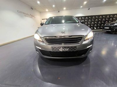 Usado Peugeot 308 Access 100 CV (73 kW) 2016 Gris Familiar