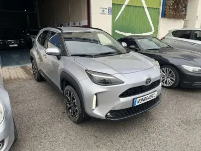 Nuevo Toyota Yaris Cross Active 131 CV (96 kW) 2026 Plateado SUV