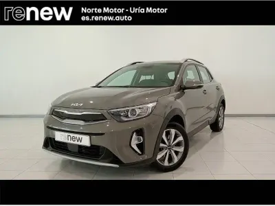 Usado Kia Stonic 84 CV (61 kW) 2023 Gris / plata SUV