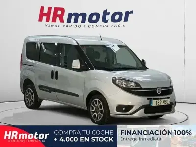 Usado Fiat Doblò Trekking 121 CV (88 kW) 2022 Gris Monovolumen