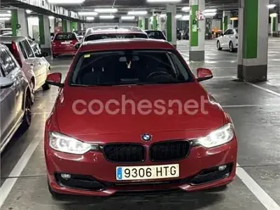 Usado BMW 318 Sport Line 143 HP (105 kW) 2013 Vermelho Sedan