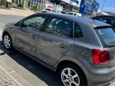 Usado VW Polo Advance 90 CV (66 kW) 2013 Gris / plata Utilitario