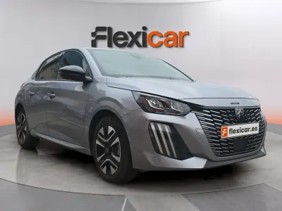 Usado Peugeot 208 Allure 101 CV (74 kW) 2025 Gris Utilitario