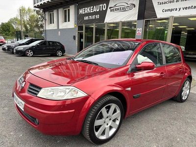 Usado Renault Mégane II Dynamique 120 CV (88 kW) 2003 Granate Berlina