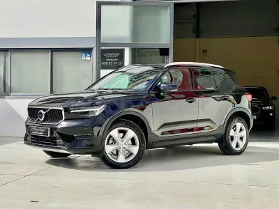 Usado Volvo XC40 Core 163 HP (119 kW) 2023 Preto SUV