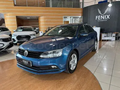 Usado VW Jetta Advance 110 CV (80 kW) 2016 Azul Berlina