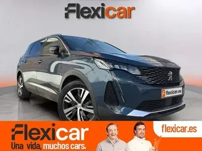 Usado Peugeot 5008 Allure 130 HP (95 kW) 2023 Azul SUV
