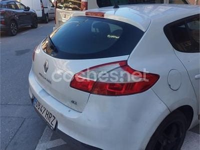 Usado Renault Mégane Dynamique 110 CV (80 kW) 2013 Blanco Berlina