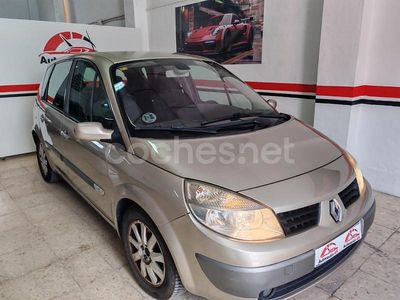 Beige Usado 2006 Renault Scénic II Dynamique Monovolumen | 4500 € (Un poco caro)