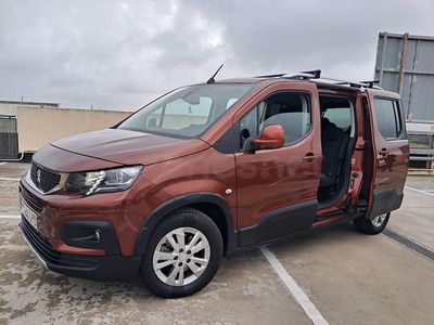 Usado Peugeot Rifter Allure 130 CV (95 kW) 2021 Granate Monovolumen