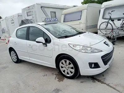 Usado Peugeot 207 Active 70 HP (51 kW) 2012 Branco Sedan
