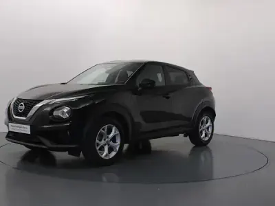 Usado Nissan Juke N-Connecta 114 CV (83 kW) 2022 Midnight black (metalizado) monotono SUV