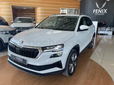Usado Skoda Karoq Style 150 CV (110 kW) 2022 Blanco SUV