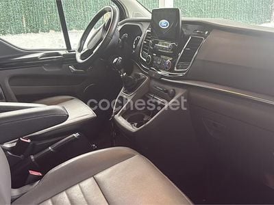 Usado Ford Tourneo Titanium 130 CV (95 kW) 2022 Gris / plata Monovolumen