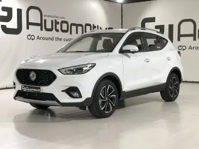 Käytetty MG ZS Luxury 111 HP (81 kW) 2023 Valkoinen Sedan