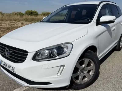 Usado Volvo XC60 Momentum 136 CV (100 kW) 2014 Blanco SUV