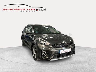 Usado Kia Niro 141 CV (103 kW) 2020 Gris / plata SUV