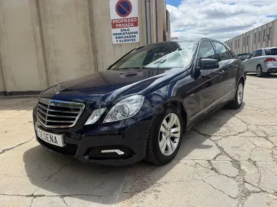 Usado Mercedes E250 Avantgarde 204 CV (150 kW) 2009 Azul Berlina
