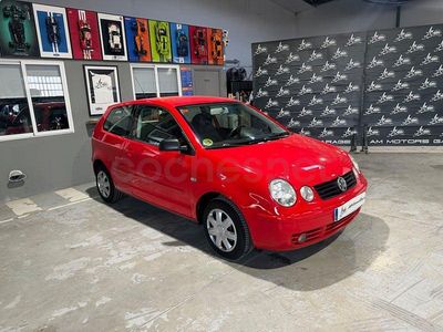 Begagnad VW Polo Trendline 75 HK (55 kW) 2003 Röd Sedan