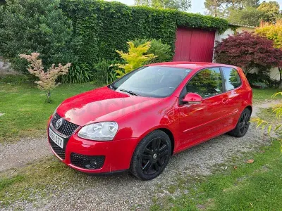 Usado VW Golf IV Sportline 105 CV (77 kW) 2006 Rojo Berlina