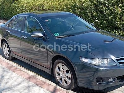 Usado Honda Accord Executive 155 CV (114 kW) 2006 Gris / plata Berlina
