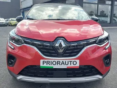 Usado Renault Captur 92 CV (67 kW) 2020 Granate SUV