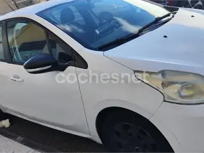 Begagnad Peugeot 208 Business-Line 75 HK (55 kW) 2016 Vit Halvkombi