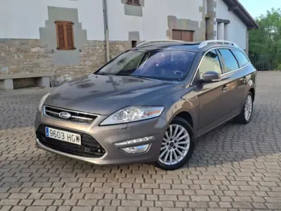 Usado Ford Mondeo Titanium 200 CV (147 kW) 2011 Beige Berlina