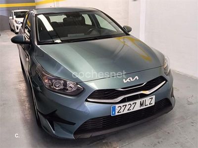 Usado Kia Ceed 120 CV (88 kW) 2023 Verde Utilitario