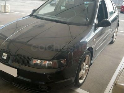 Usado Seat Leon FR 150 CV (110 kW) 2005 Negro Utilitario